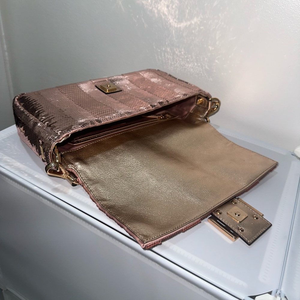 FENDI BAGUETTE ROSE GOLD RARE - Picture 8 of 12